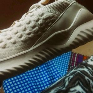 I am selling wrogn original sports shoes